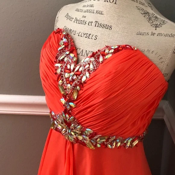 NEW TIFFANY DESIGNS SZ 4 TROPICAL ORANGE CHIFFON BEADED FORMAL EVENING GOWN NEW TIFFANY DESIGNS SZ 4 TROPICAL ORANGE CHIFFON BEADED FORMAL EVENING GOWN
